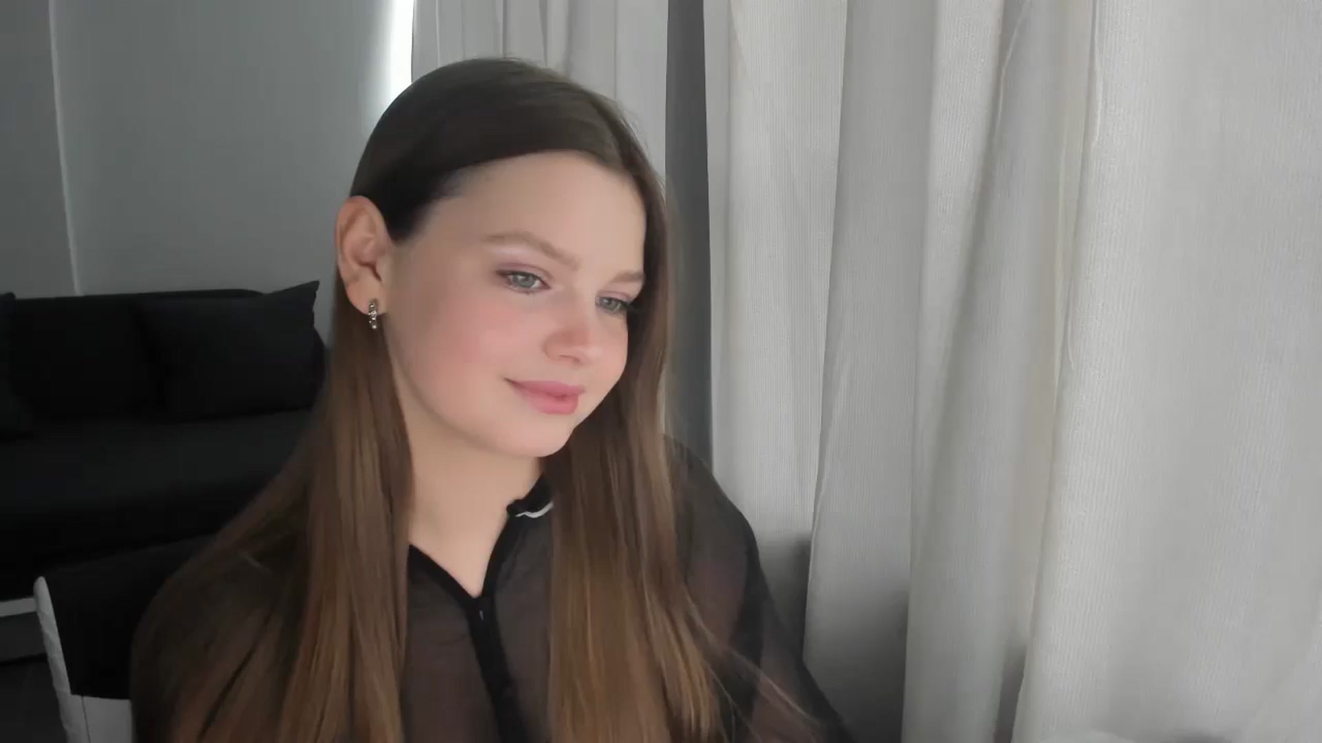 Gallery image thumbnail from Annaneon's myfreecams stream on, 06/15/2025, 11:52 image 1 of 20