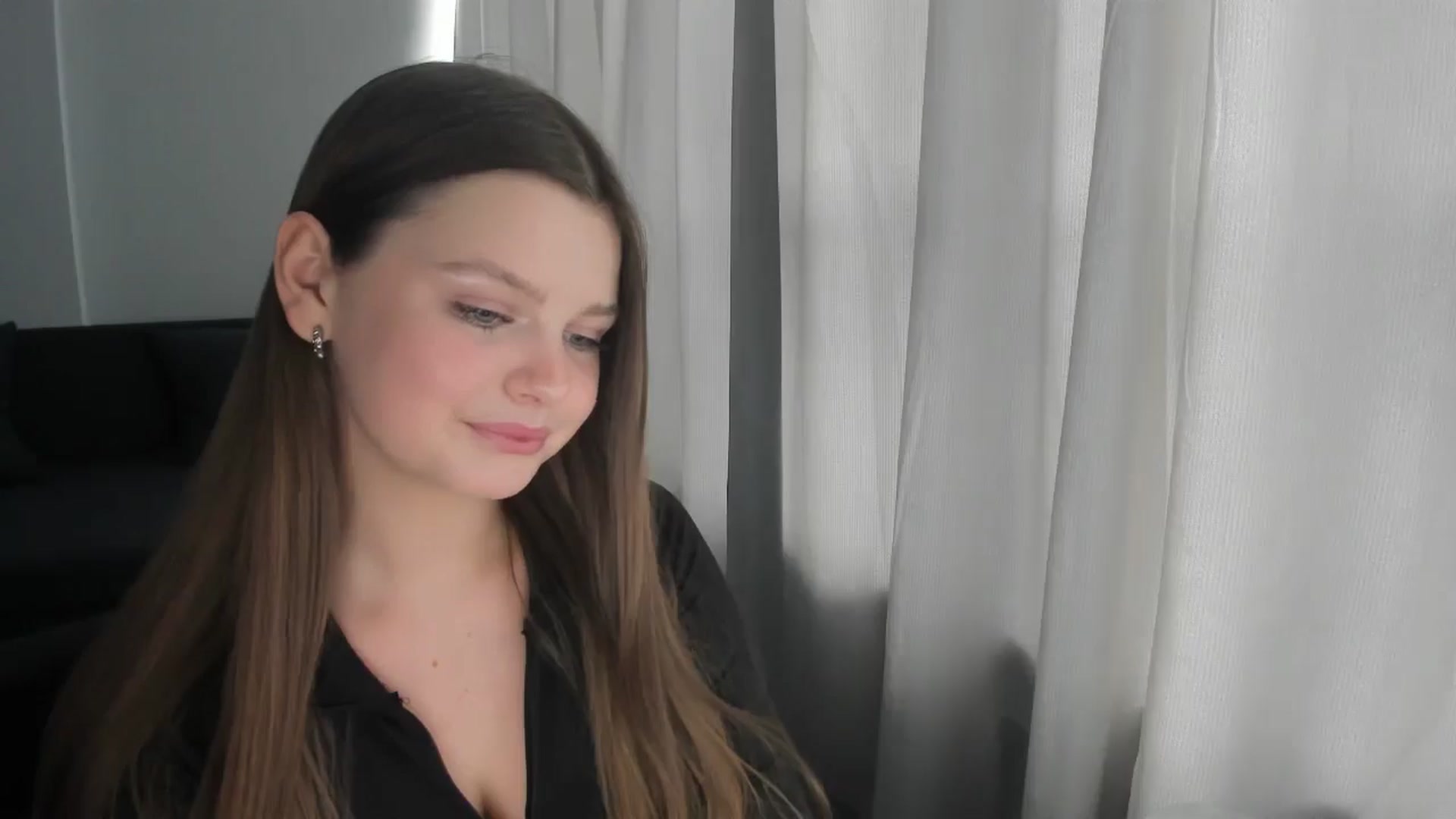 Gallery image thumbnail from Annaneon's myfreecams stream on, 06/15/2025, 12:46 image 17 of 20