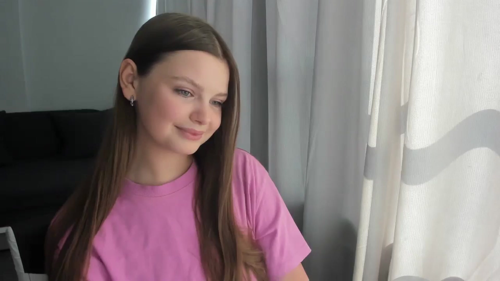 Gallery image thumbnail from Annaneon's myfreecams stream on, 06/15/2025, 13:54 image 6 of 20