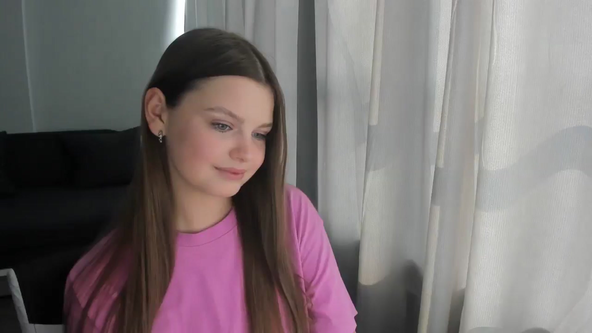 Gallery image thumbnail from Annaneon's myfreecams stream on, 06/15/2025, 13:54 image 18 of 20