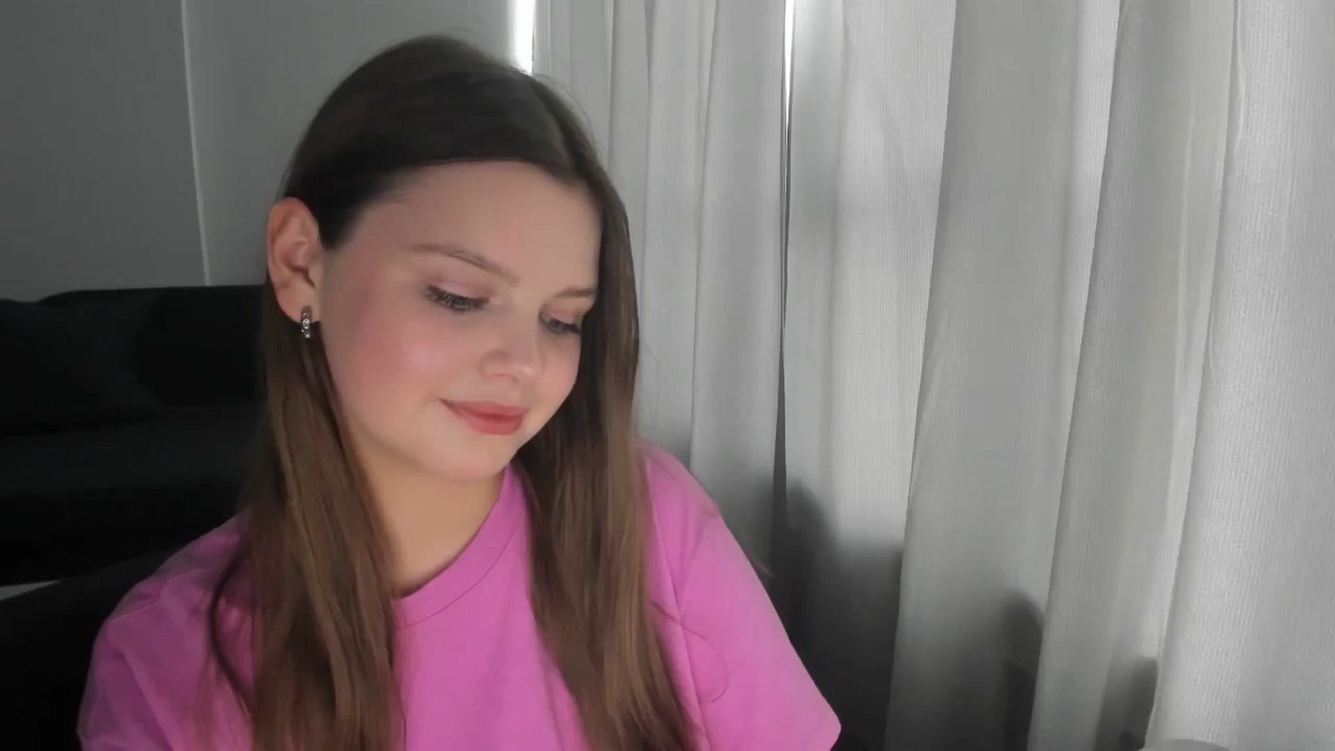 Gallery image thumbnail from Annaneon's myfreecams stream on, 06/16/2025, 12:57 image 6 of 20