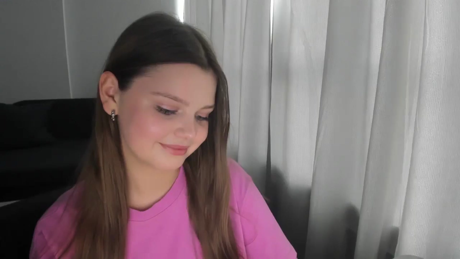 Gallery image thumbnail from Annaneon's myfreecams stream on, 06/16/2025, 12:57 image 8 of 20