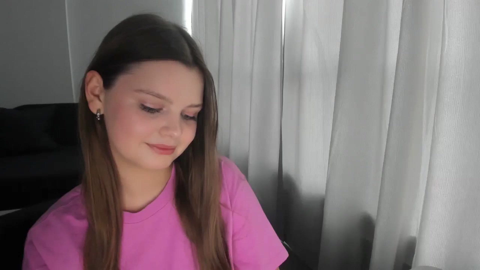 Gallery image thumbnail from Annaneon's myfreecams stream on, 06/16/2025, 12:57 image 10 of 20