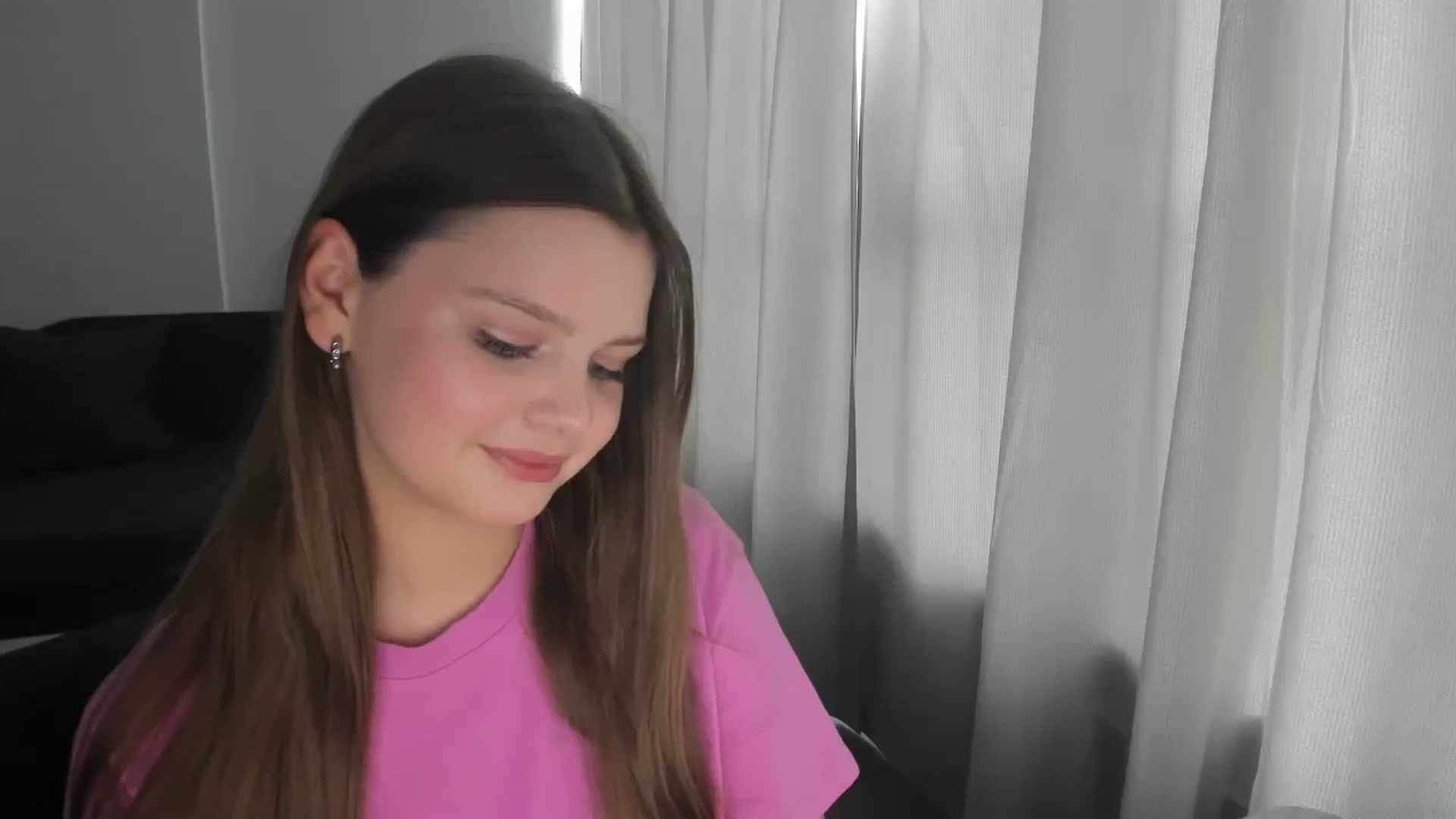 Gallery image thumbnail from Annaneon's myfreecams stream on, 06/16/2025, 12:57 image 13 of 20
