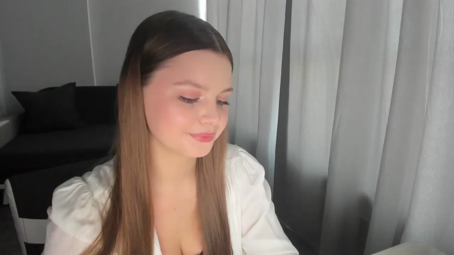Gallery image thumbnail from Annaneon's myfreecams stream on, 06/18/2025, 09:19 image 14 of 20