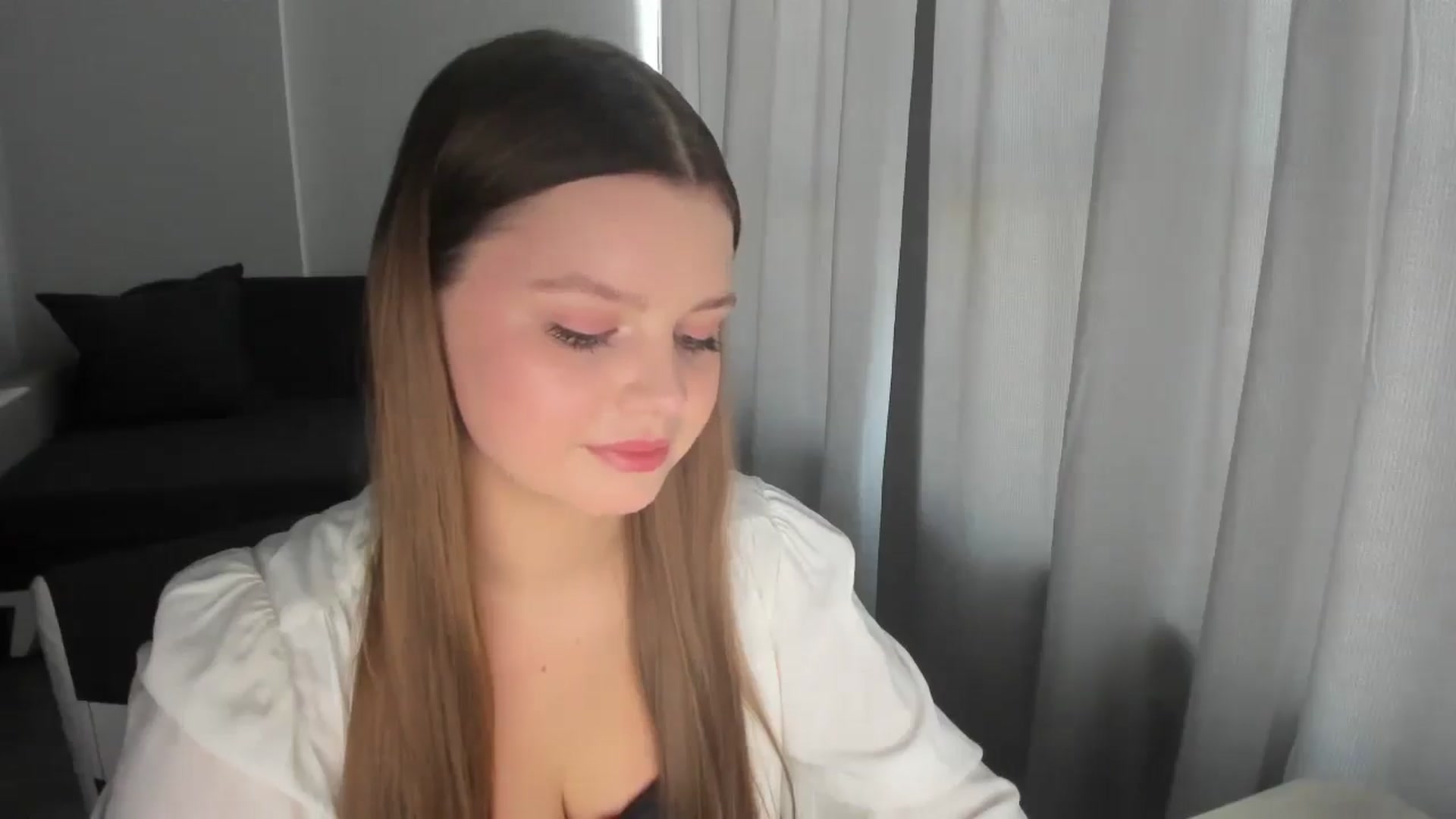 Gallery image thumbnail from Annaneon's myfreecams stream on, 06/18/2025, 09:19 image 2 of 20