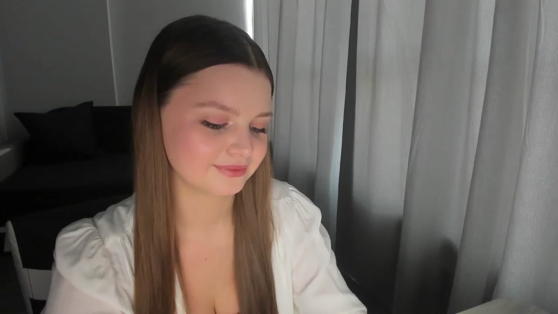 Gallery image thumbnail from Annaneon's myfreecams stream on, 06/18/2025, 09:19 image 18 of 20