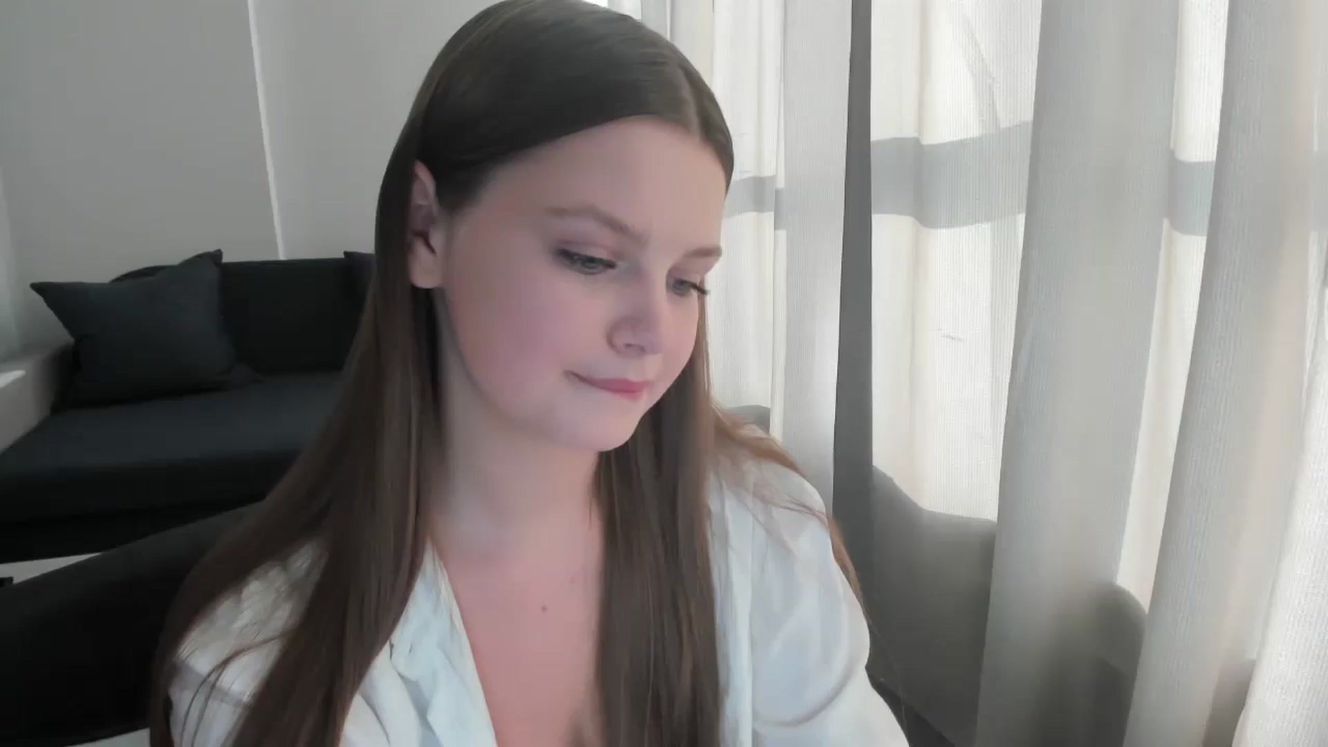 Gallery image thumbnail from Annaneon's myfreecams stream on, 06/18/2025, 16:00 image 16 of 20