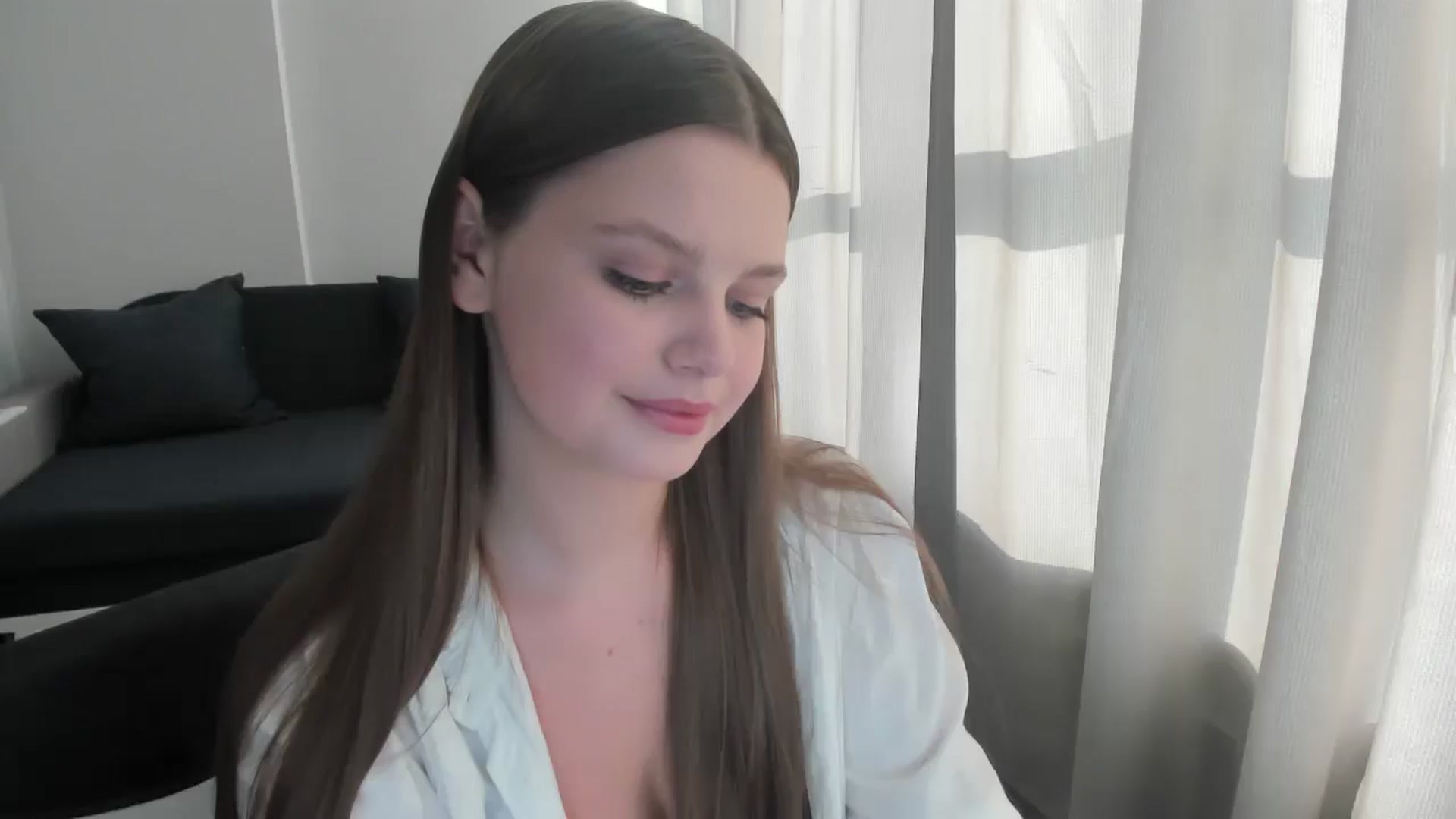 Gallery image thumbnail from Annaneon's myfreecams stream on, 06/18/2025, 16:00 image 15 of 20