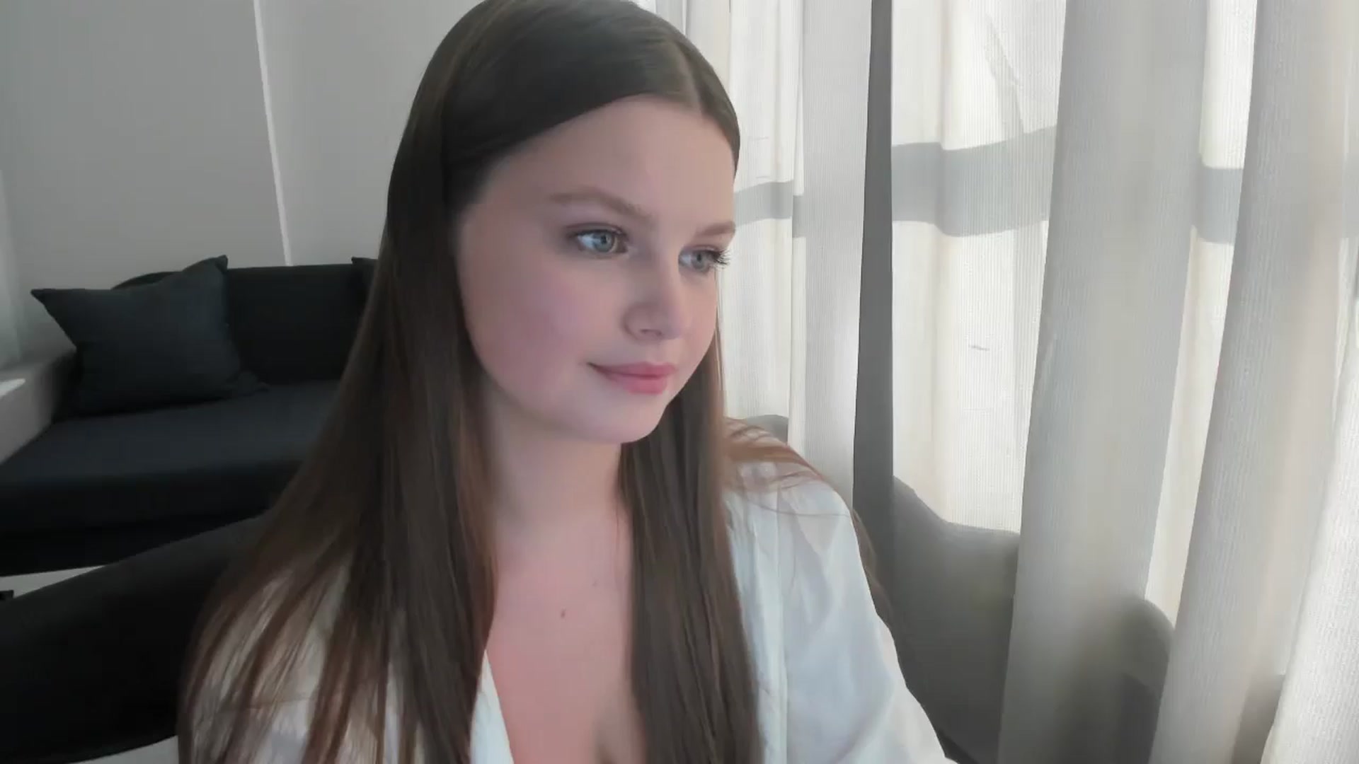 Gallery image thumbnail from Annaneon's myfreecams stream on, 06/18/2025, 16:00 image 8 of 20