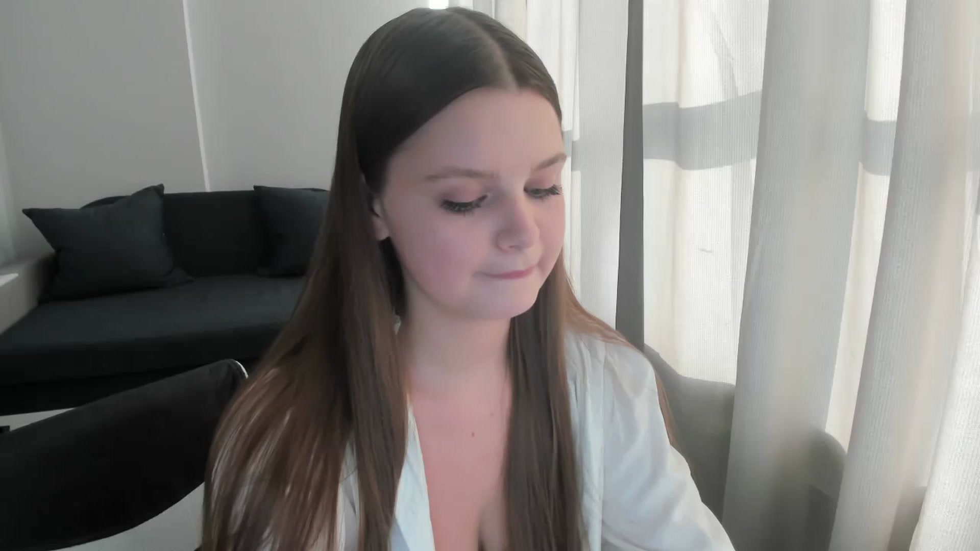 Gallery image thumbnail from Annaneon's myfreecams stream on, 06/18/2025, 16:00 image 10 of 20