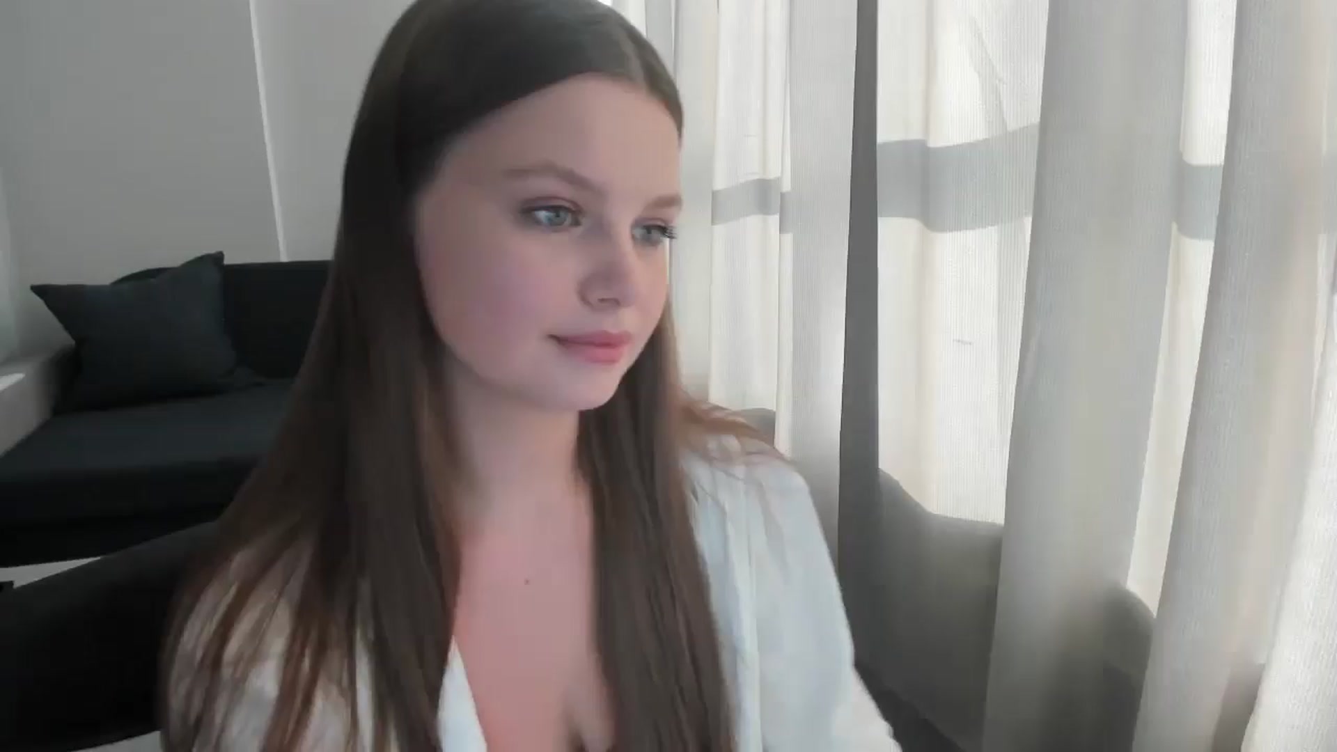 Gallery image thumbnail from Annaneon's myfreecams stream on, 06/18/2025, 16:00 image 9 of 20