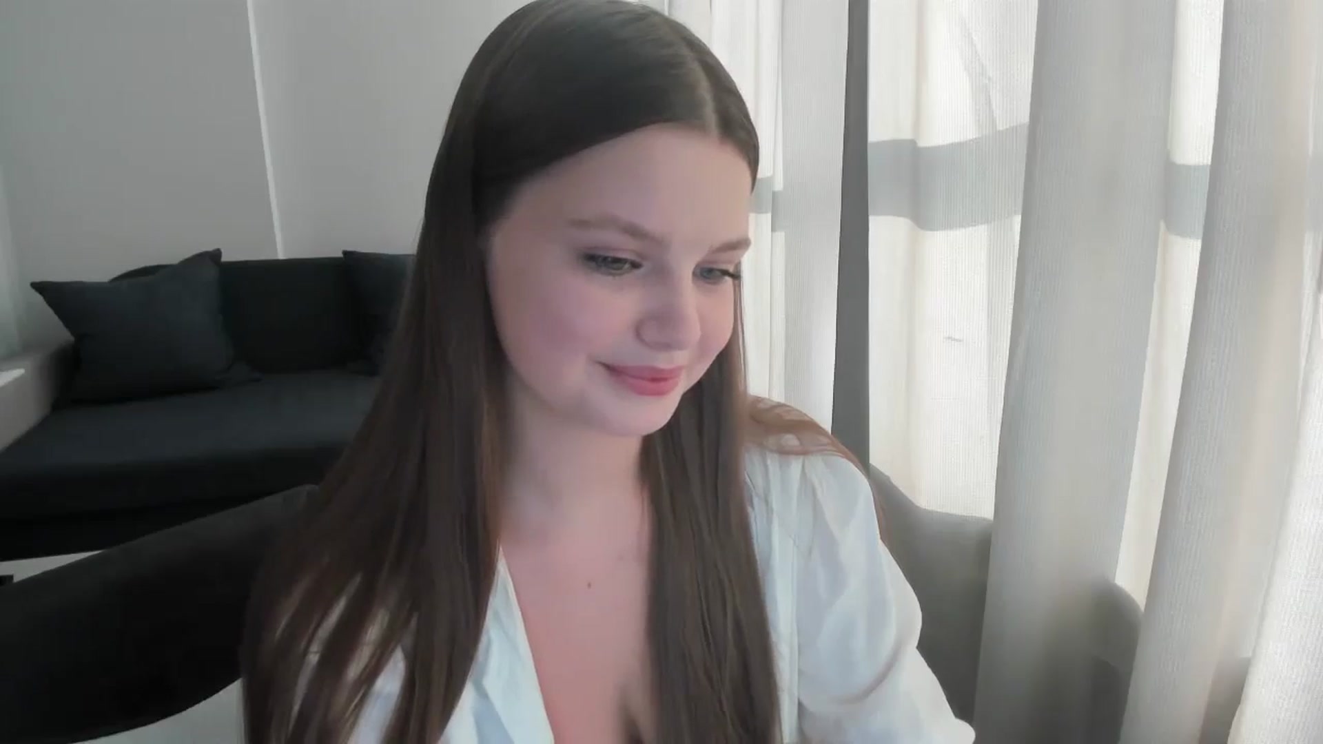 Gallery image thumbnail from Annaneon's myfreecams stream on, 06/18/2025, 16:00 image 6 of 20