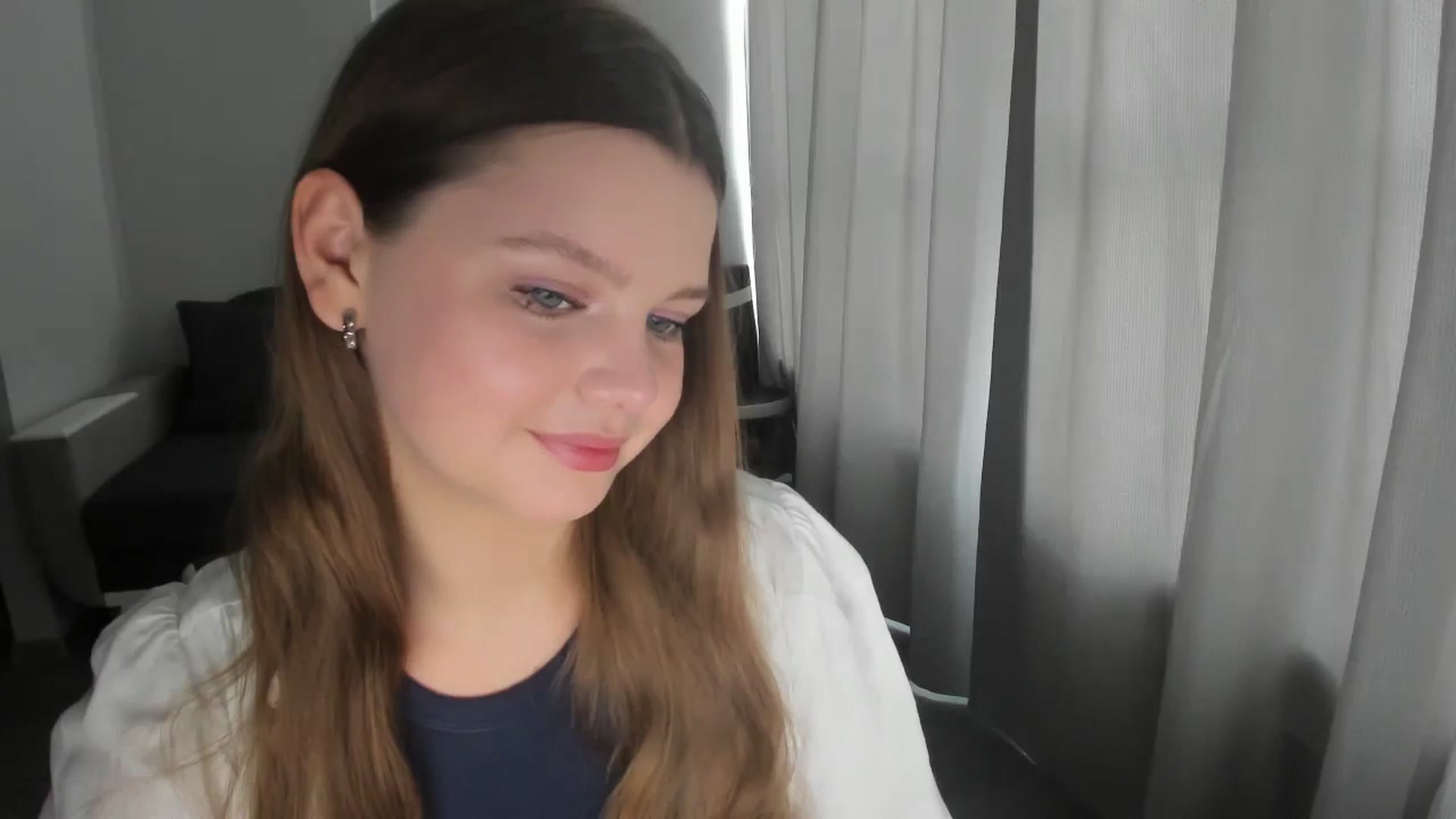 Gallery image thumbnail from Annaneon's myfreecams stream on, 06/19/2025, 08:45 image 9 of 20