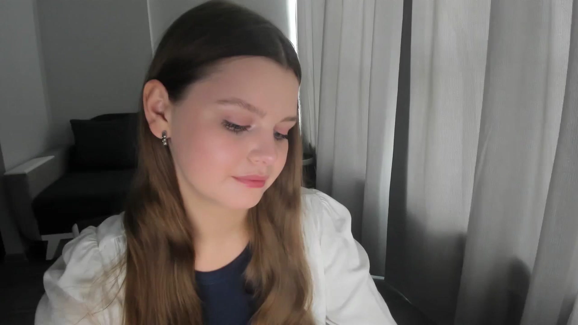 Gallery image thumbnail from Annaneon's myfreecams stream on, 06/19/2025, 08:45 image 13 of 20