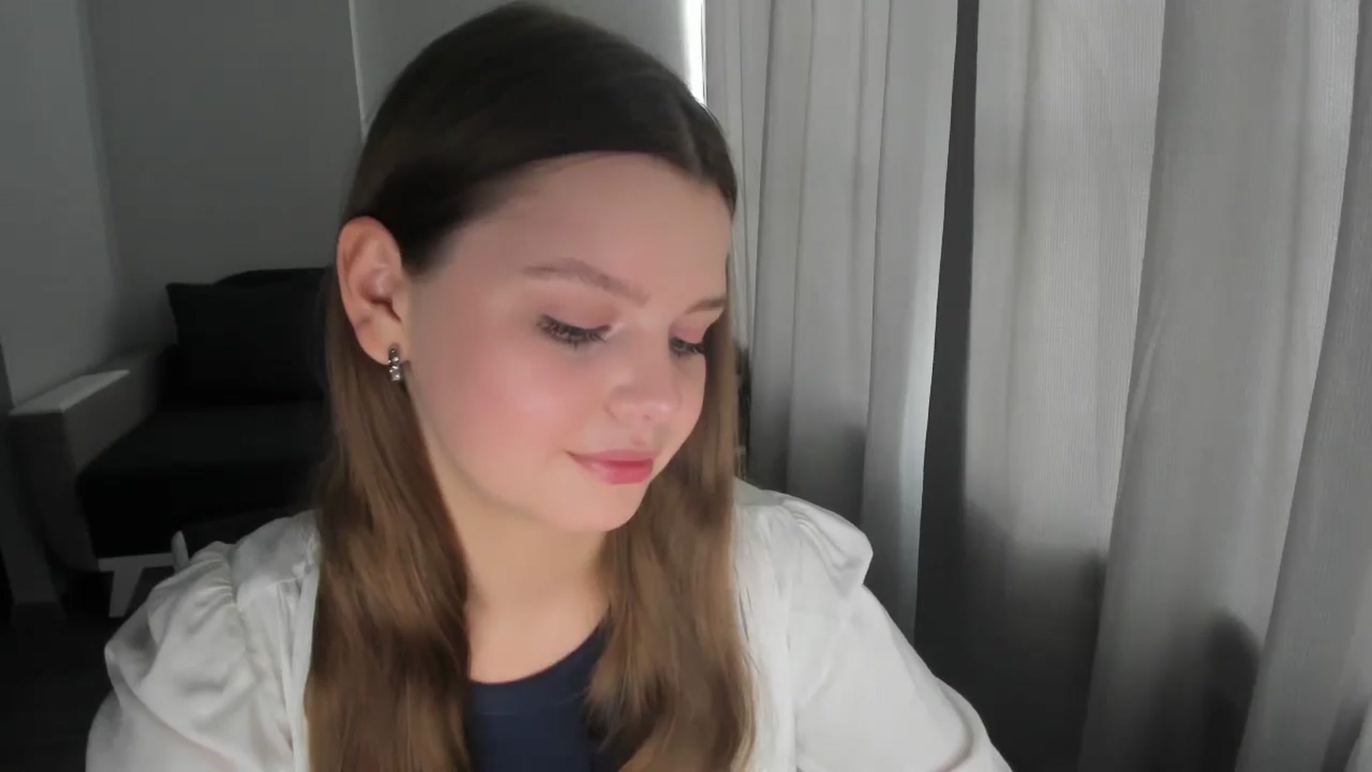 Gallery image thumbnail from Annaneon's myfreecams stream on, 06/19/2025, 08:45 image 16 of 20