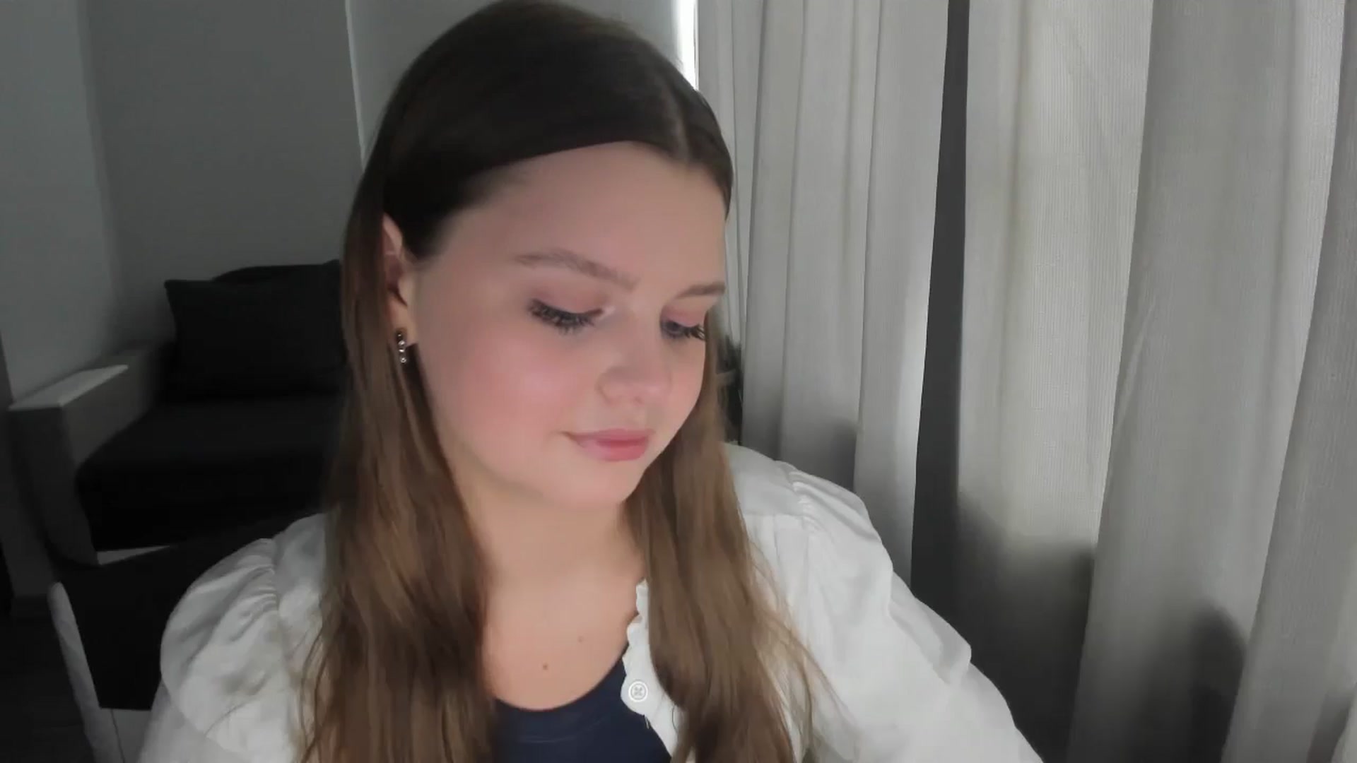 Gallery image thumbnail from Annaneon's myfreecams stream on, 06/19/2025, 09:57 image 6 of 20