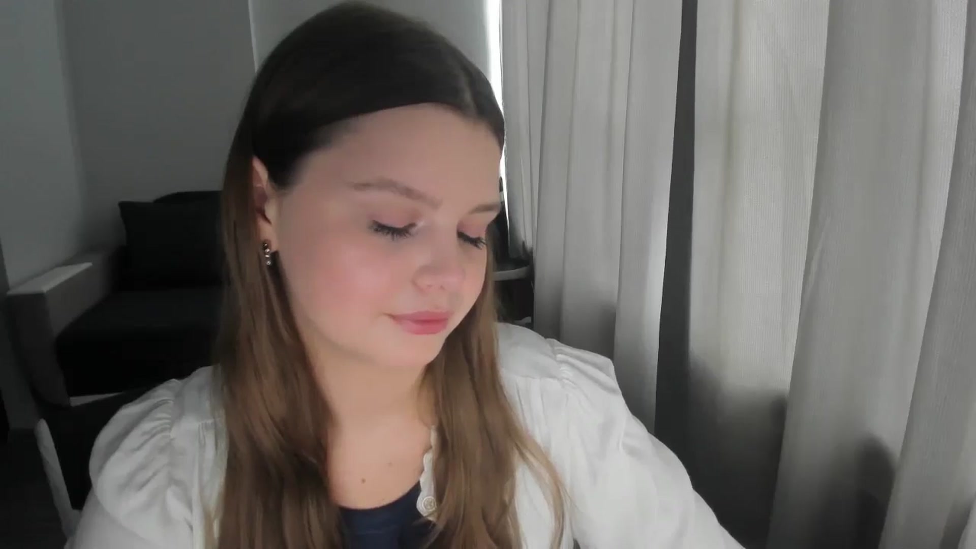 Gallery image thumbnail from Annaneon's myfreecams stream on, 06/19/2025, 09:57 image 4 of 20