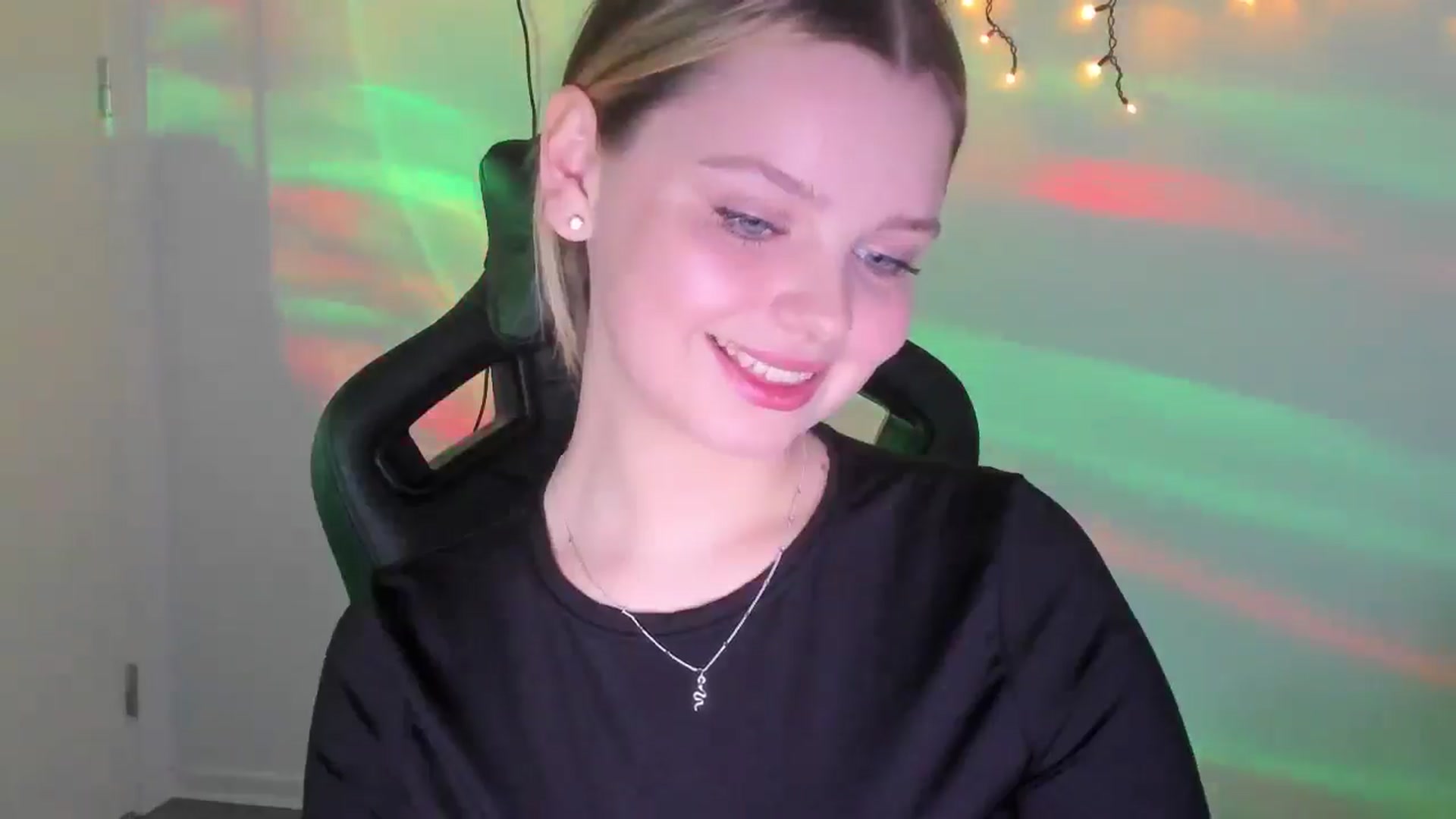 Gallery image thumbnail from Annaneon's myfreecams stream on, 03/15/2026, 14:25 image 8 of 20
