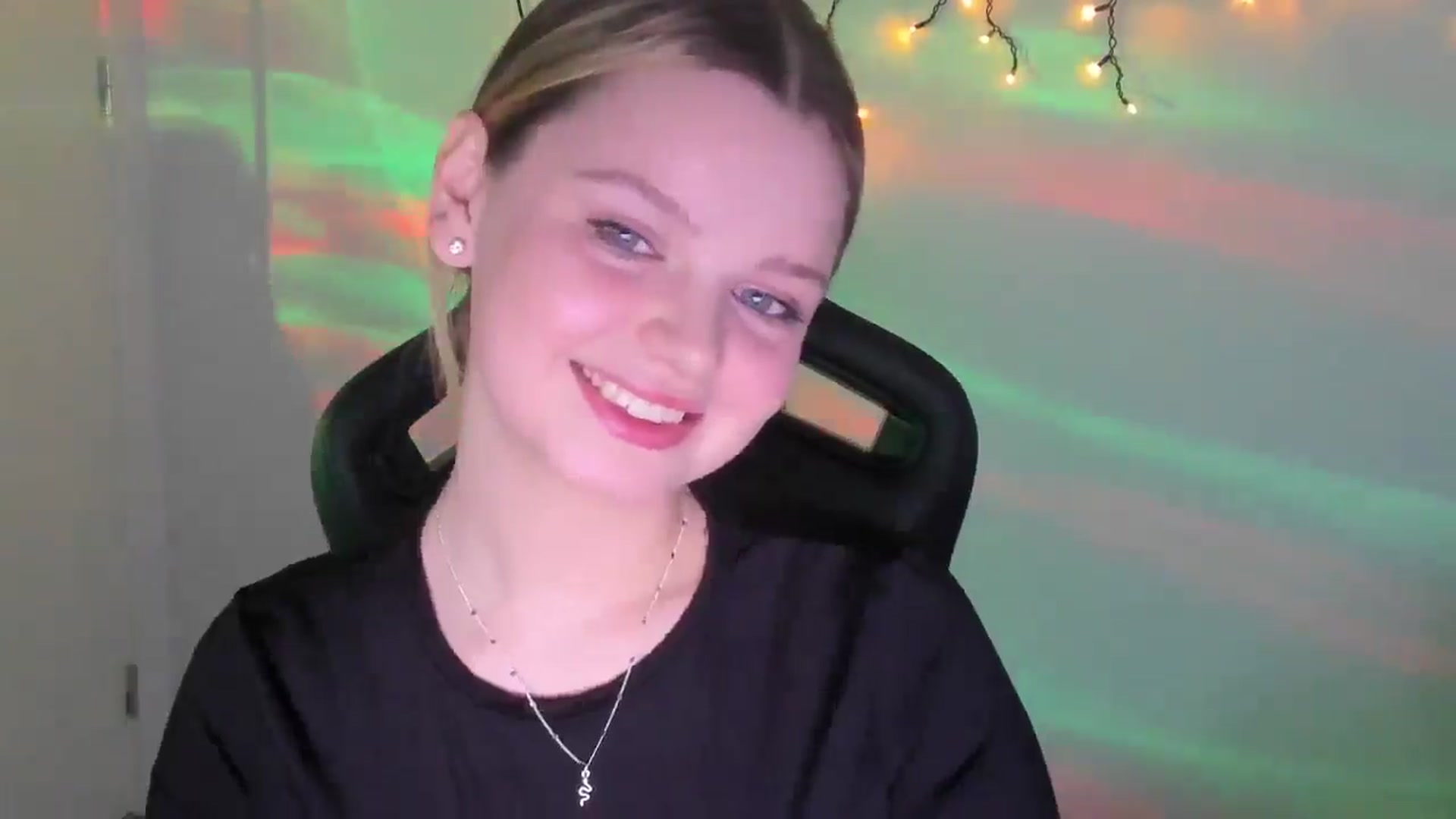 Gallery image thumbnail from Annaneon's myfreecams stream on, 03/15/2026, 14:25 image 2 of 20