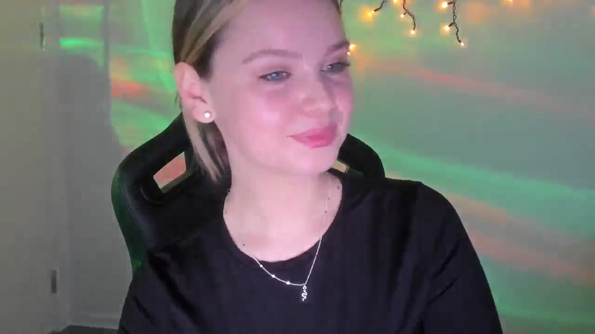 Gallery image thumbnail from Annaneon's myfreecams stream on, 03/15/2026, 14:25 image 9 of 20