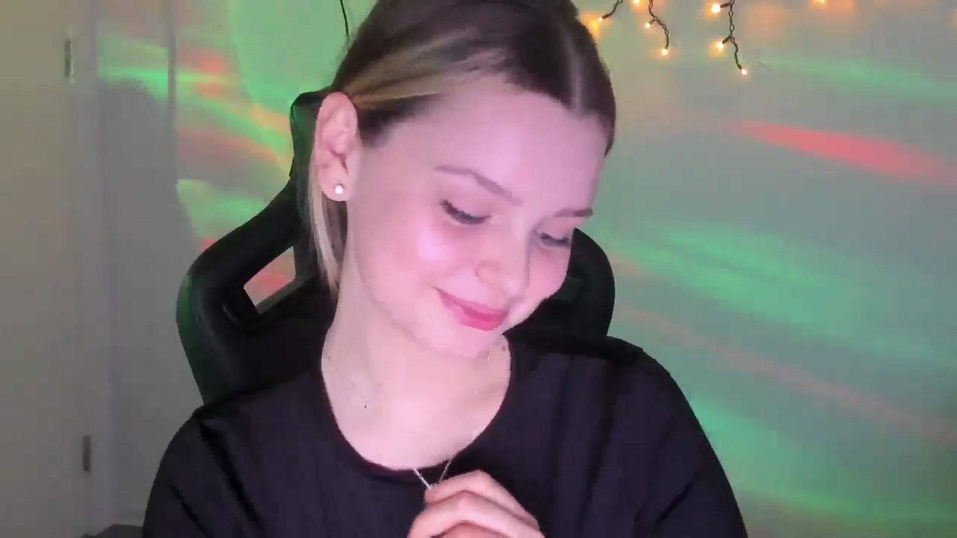 Gallery image thumbnail from Annaneon's myfreecams stream on, 03/15/2026, 14:25 image 6 of 20
