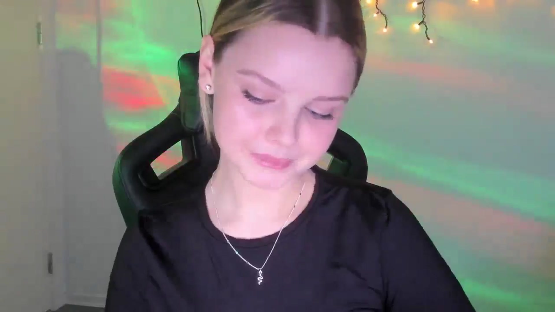 Gallery image thumbnail from Annaneon's myfreecams stream on, 03/15/2026, 14:25 image 10 of 20