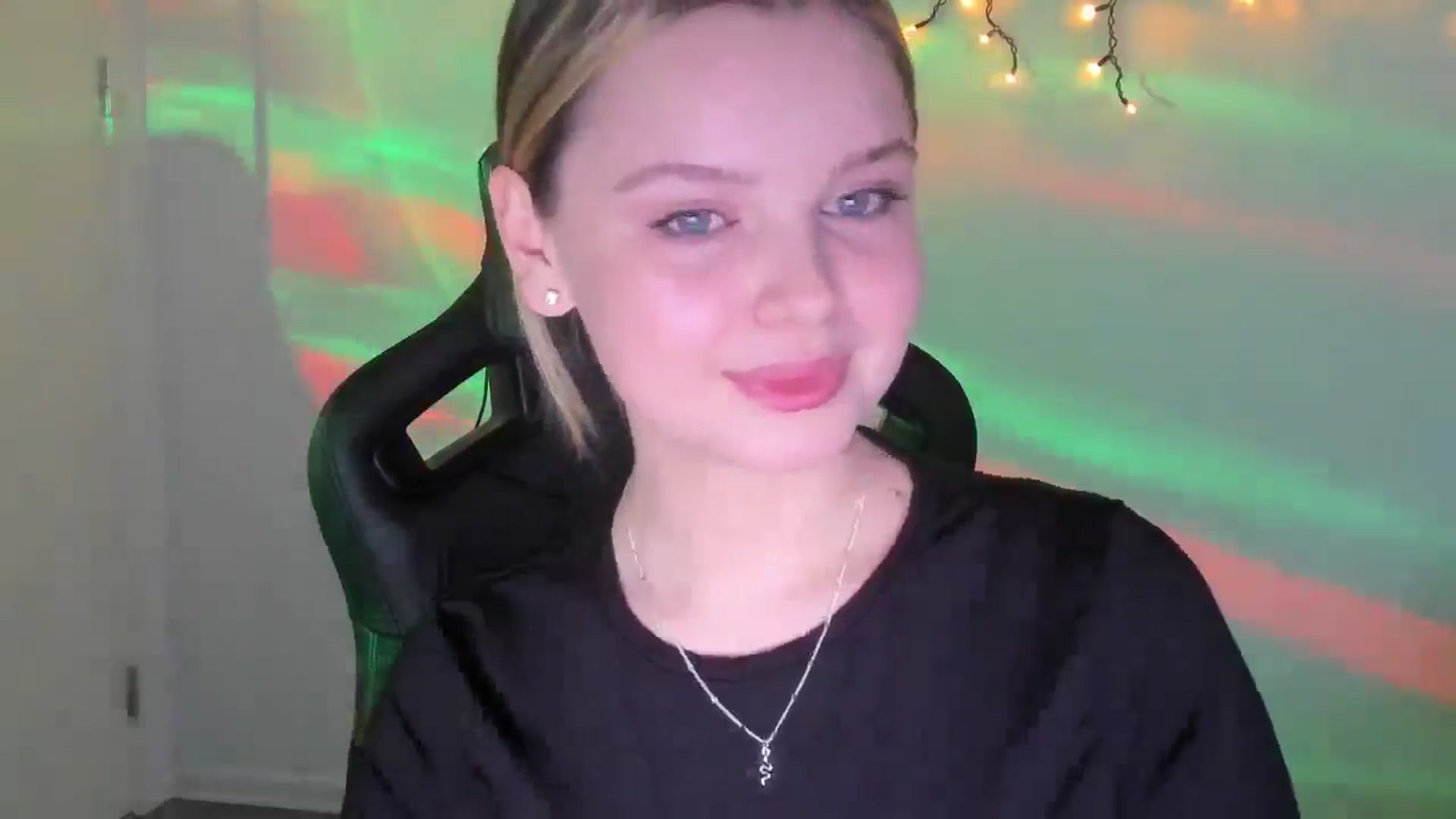 Gallery image thumbnail from Annaneon's myfreecams stream on, 03/15/2026, 14:25 image 11 of 20
