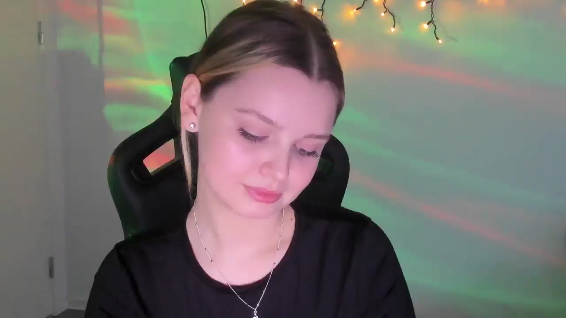Gallery image thumbnail from Annaneon's myfreecams stream on, 03/15/2026, 15:58 image 10 of 20