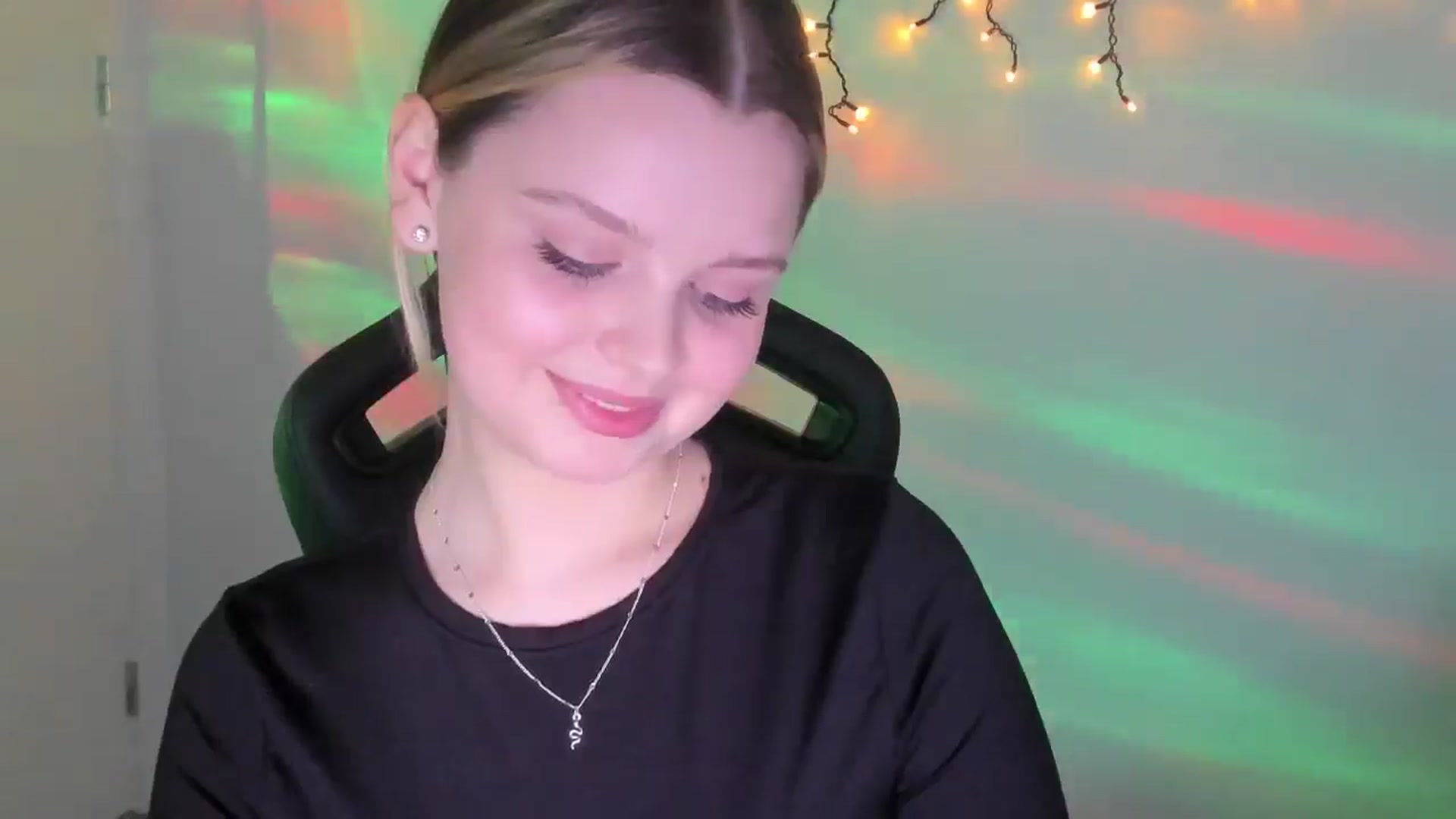 Gallery image thumbnail from Annaneon's myfreecams stream on, 03/15/2026, 15:58 image 11 of 20