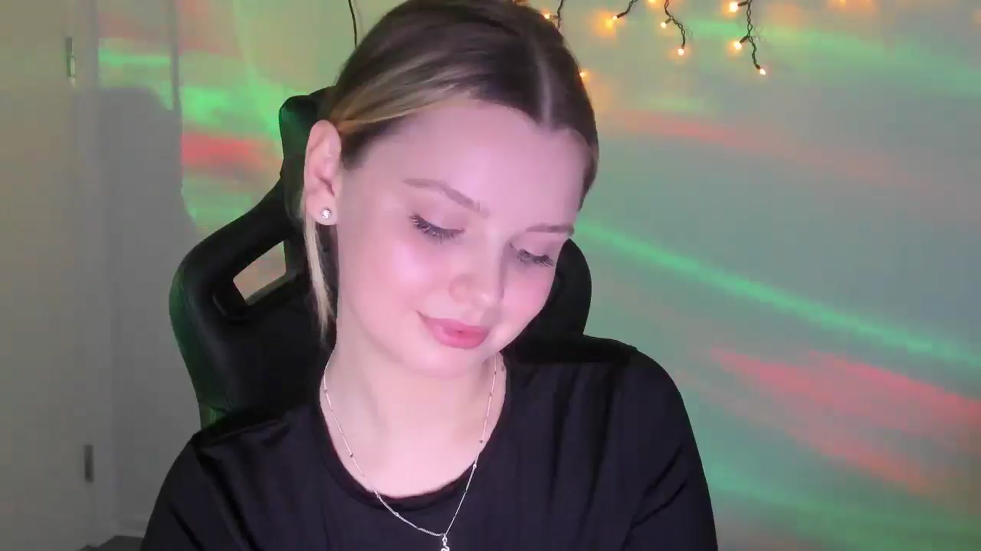 Gallery image thumbnail from Annaneon's myfreecams stream on, 03/15/2026, 15:58 image 7 of 20