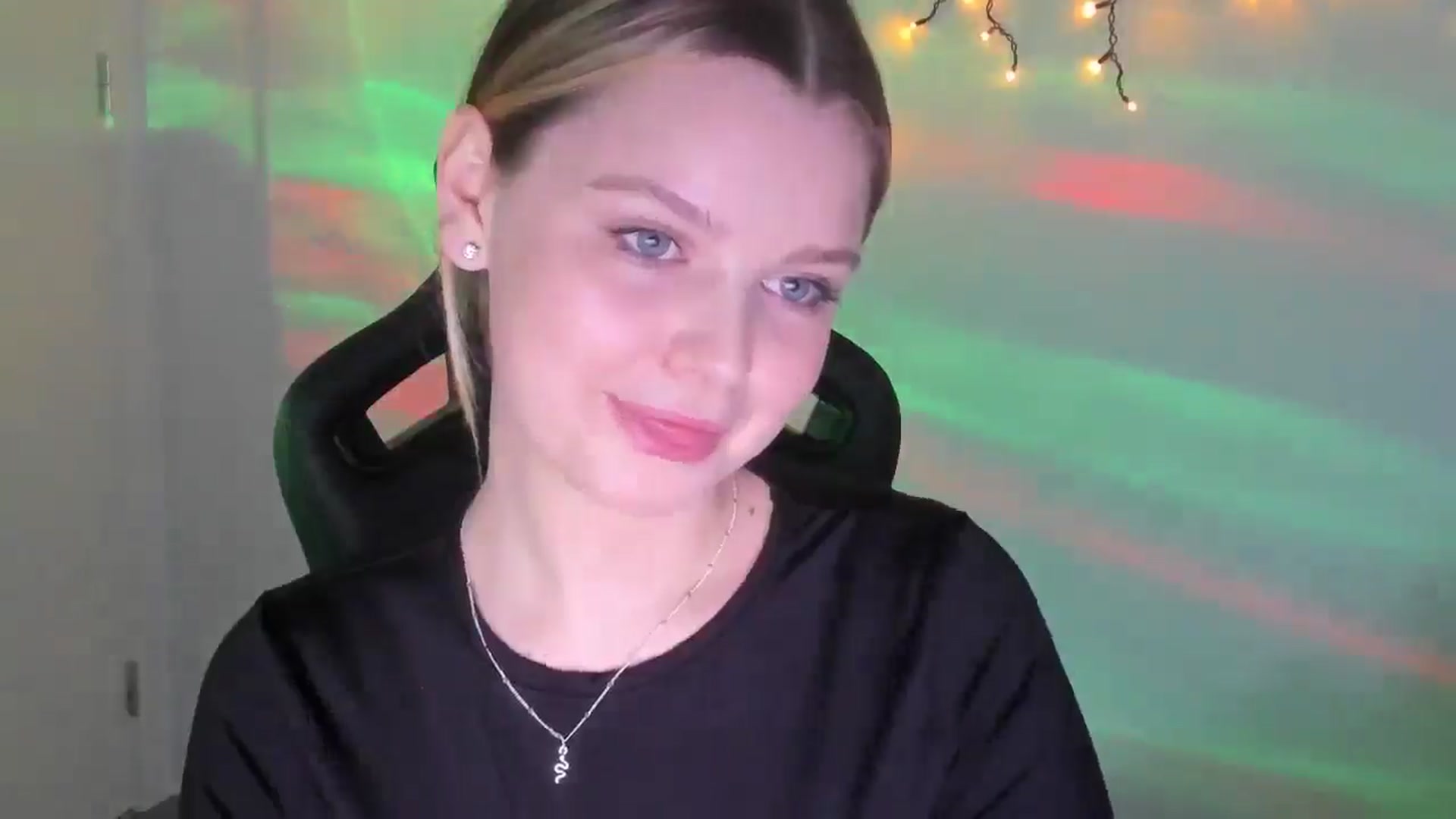 Gallery image thumbnail from Annaneon's myfreecams stream on, 03/15/2026, 15:58 image 20 of 20