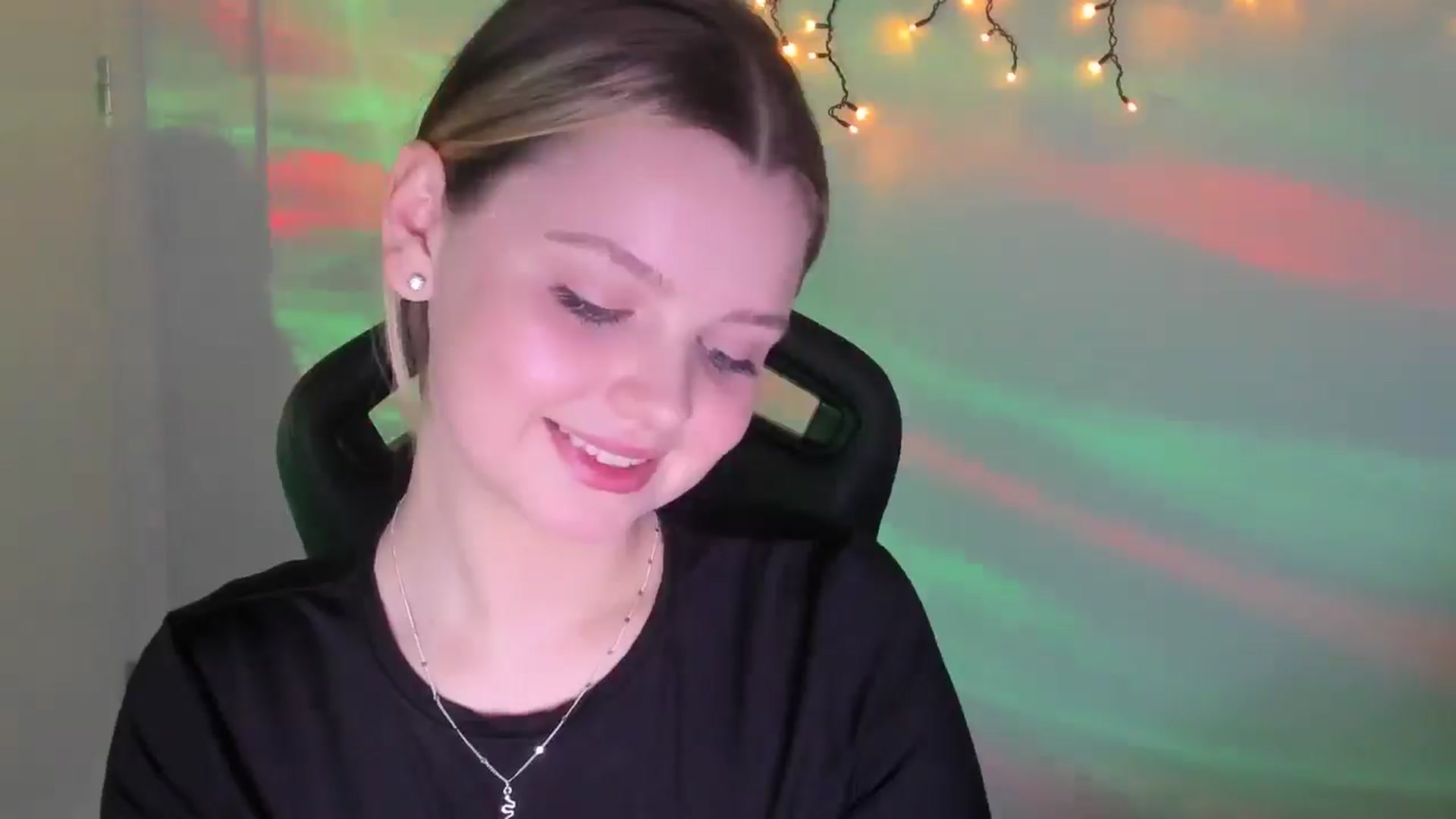 Gallery image thumbnail from Annaneon's myfreecams stream on, 03/15/2026, 15:58 image 3 of 20