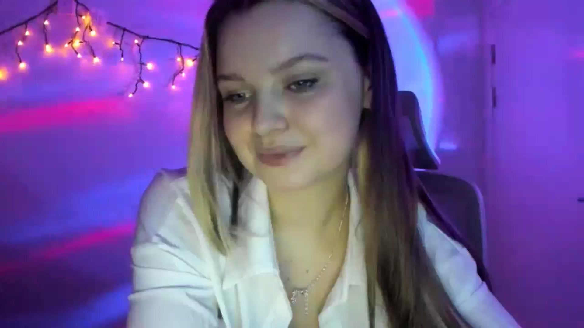 Gallery image thumbnail from Annaneon's myfreecams stream on, 03/17/2026, 17:54 image 18 of 20