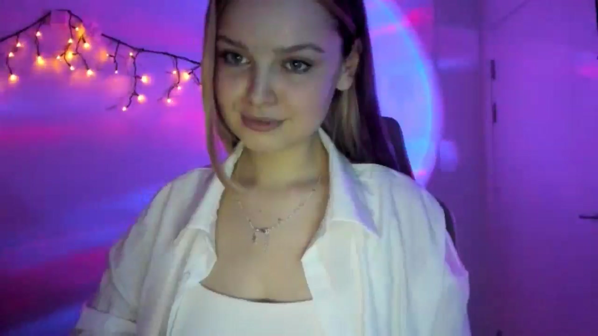 Gallery image thumbnail from Annaneon's myfreecams stream on, 03/17/2026, 17:54 image 12 of 20