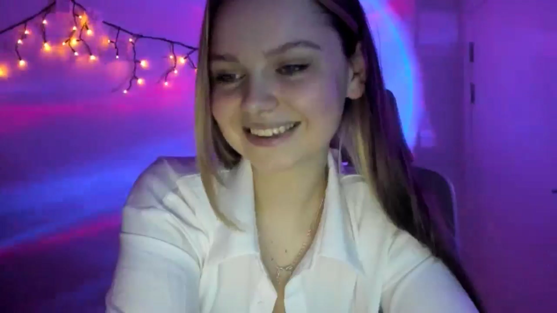 Gallery image thumbnail from Annaneon's myfreecams stream on, 03/17/2026, 17:54 image 19 of 20