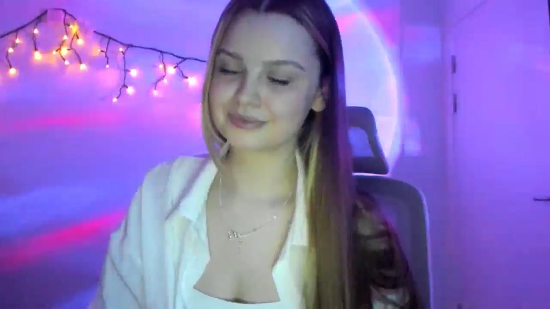 Gallery image thumbnail from Annaneon's myfreecams stream on, 03/17/2026, 17:54 image 4 of 20