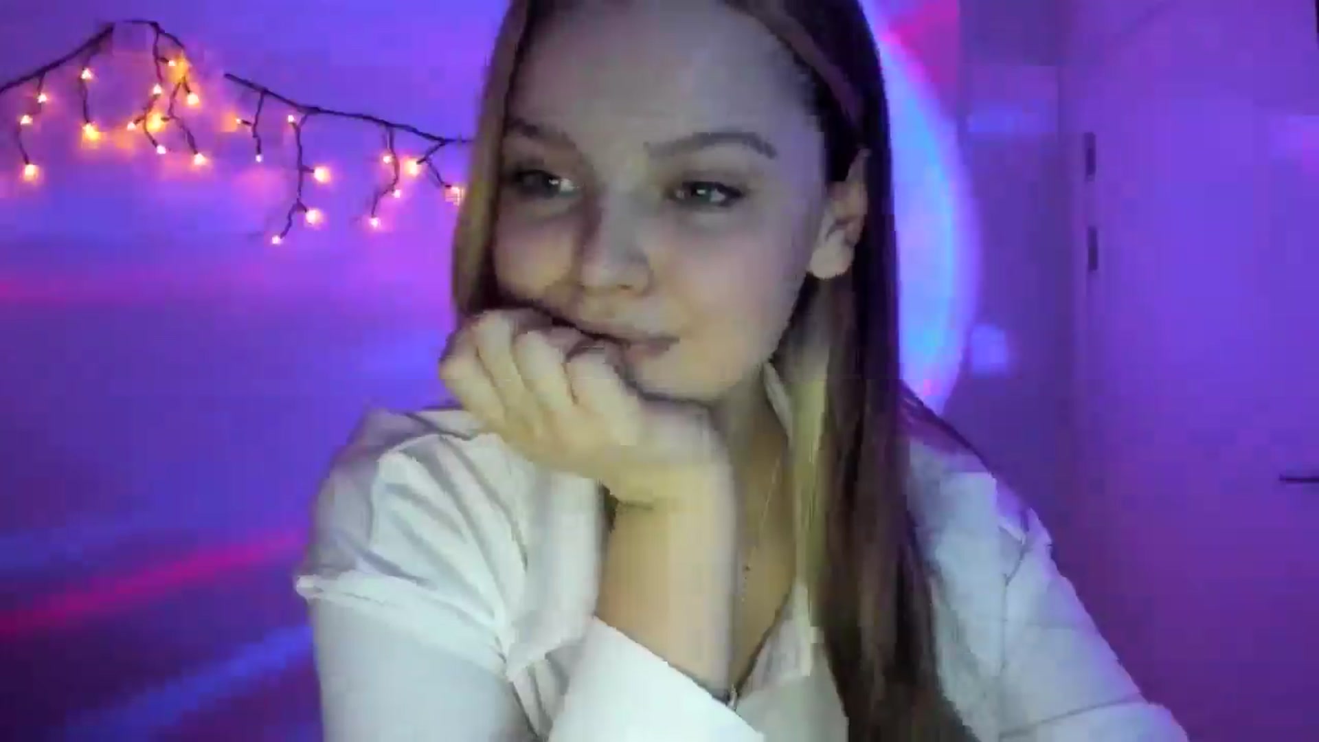 Gallery image thumbnail from Annaneon's myfreecams stream on, 03/17/2026, 17:54 image 10 of 20