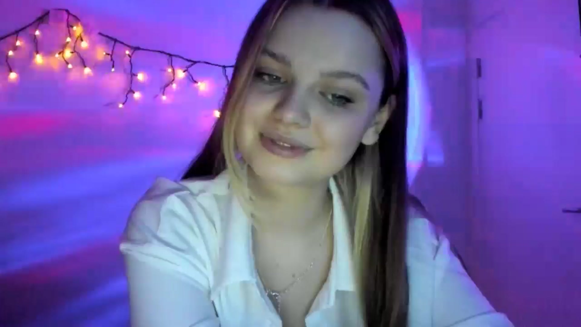 Gallery image thumbnail from Annaneon's myfreecams stream on, 03/17/2026, 17:54 image 11 of 20