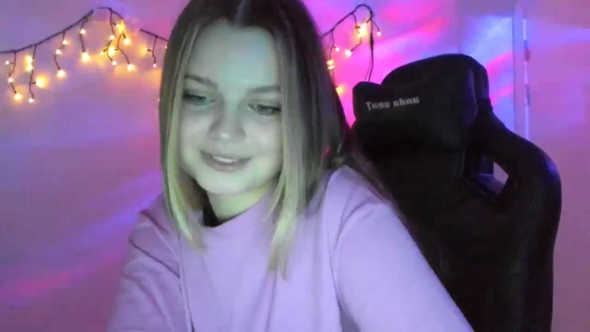 Gallery image thumbnail from Annaneon's myfreecams stream on, 03/18/2026, 13:06 image 11 of 20