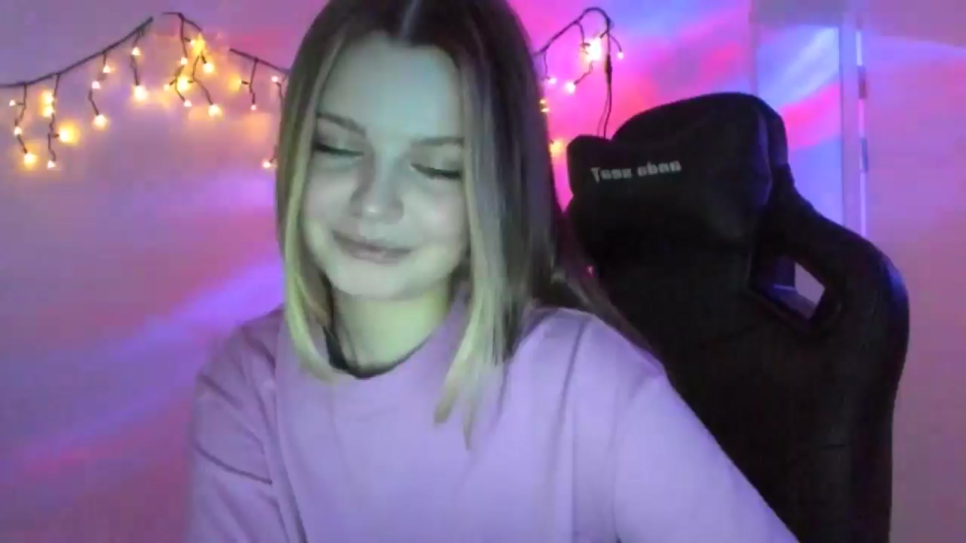 Gallery image thumbnail from Annaneon's myfreecams stream on, 03/18/2026, 13:06 image 7 of 20
