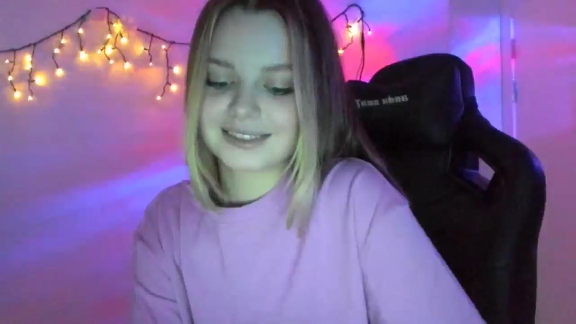 Gallery image thumbnail from Annaneon's myfreecams stream on, 03/18/2026, 13:06 image 3 of 20