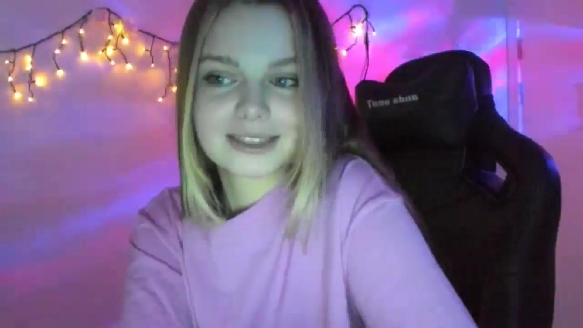 Gallery image thumbnail from Annaneon's myfreecams stream on, 03/18/2026, 13:06 image 14 of 20