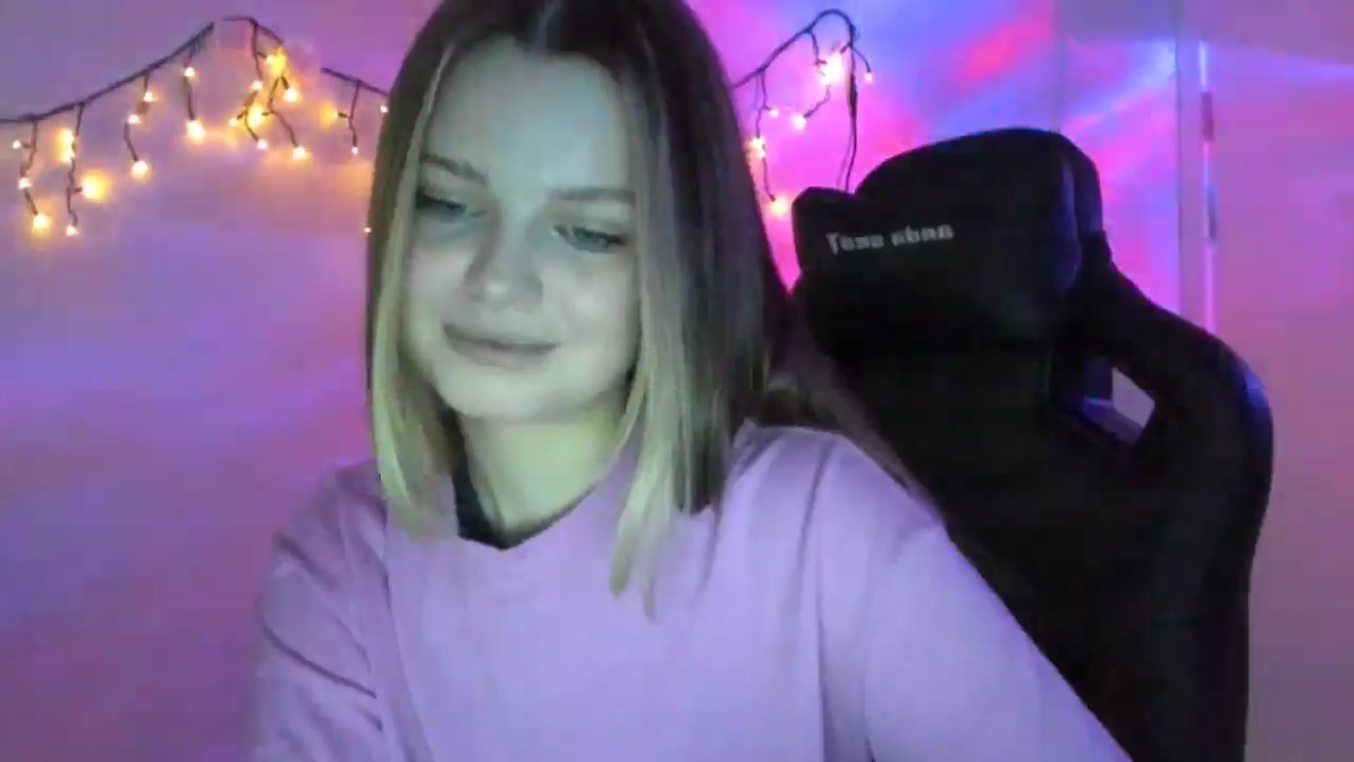Gallery image thumbnail from Annaneon's myfreecams stream on, 03/18/2026, 13:06 image 10 of 20