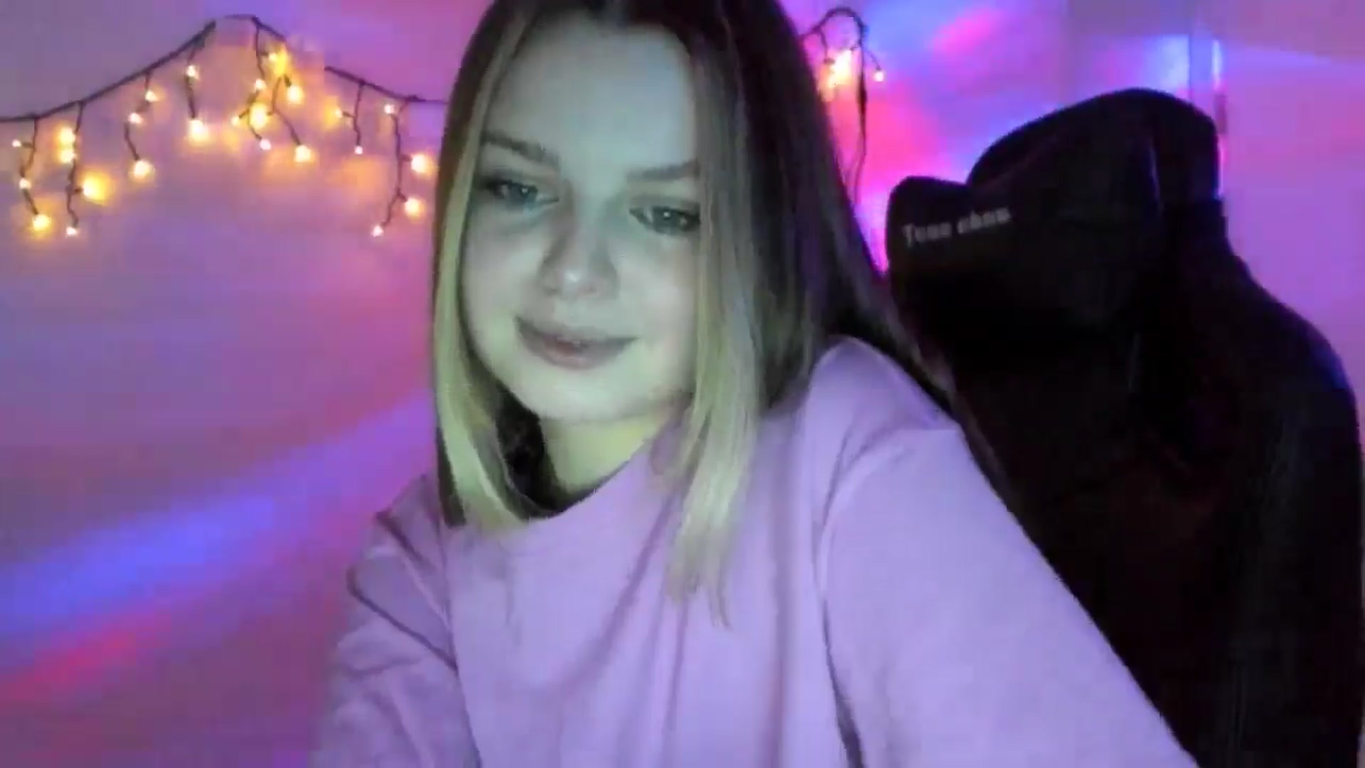 Gallery image thumbnail from Annaneon's myfreecams stream on, 03/18/2026, 13:06 image 16 of 20