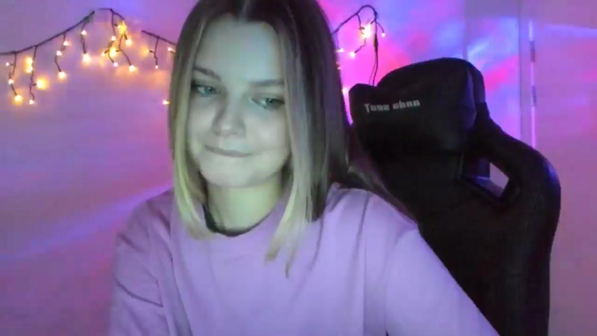 Gallery image thumbnail from Annaneon's myfreecams stream on, 03/18/2026, 13:06 image 6 of 20