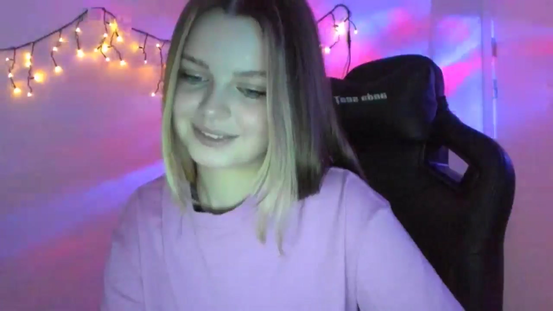 Gallery image thumbnail from Annaneon's myfreecams stream on, 03/18/2026, 13:06 image 5 of 20