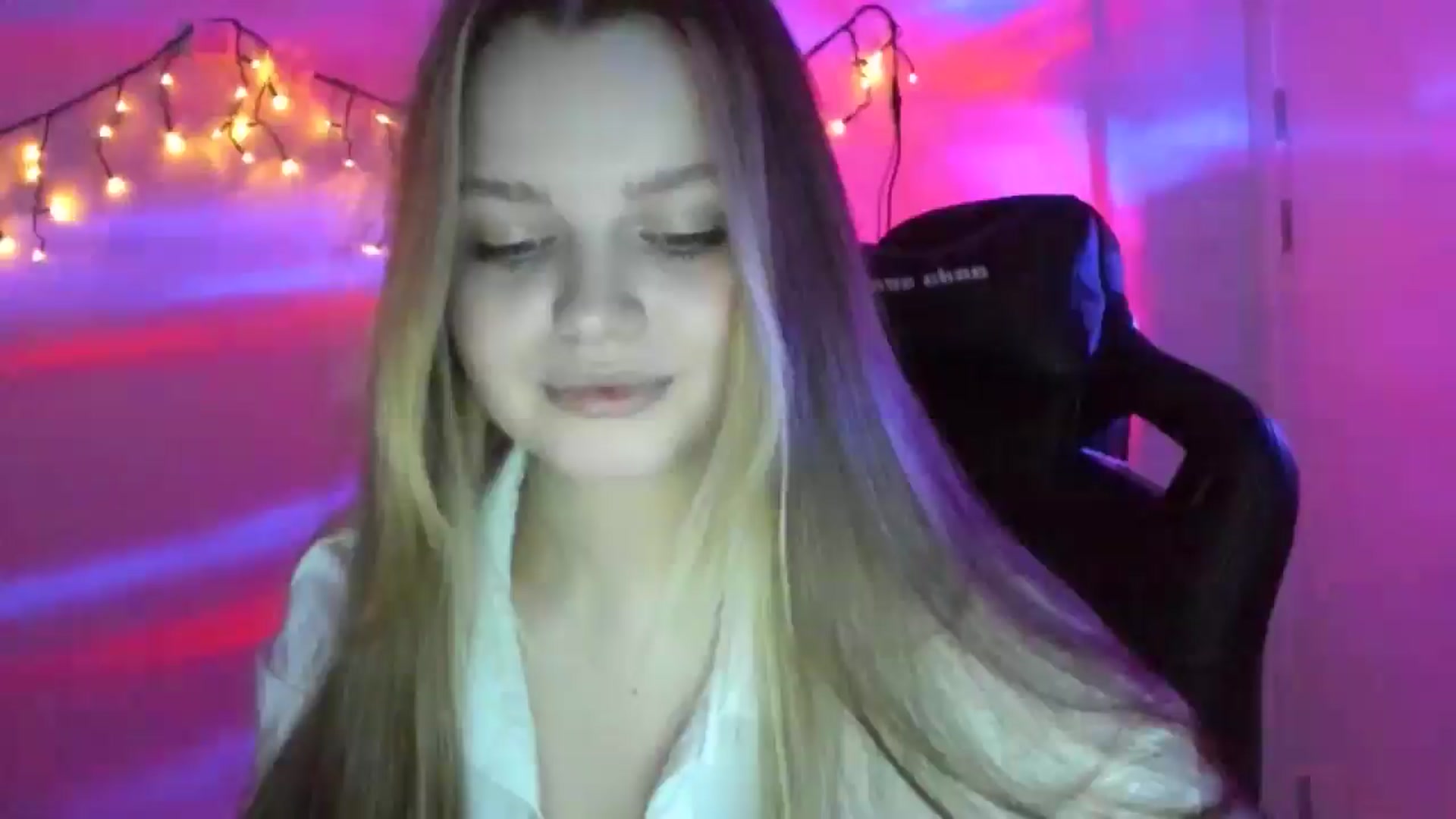 Gallery image thumbnail from Annaneon's myfreecams stream on, 03/20/2026, 18:44 image 4 of 20