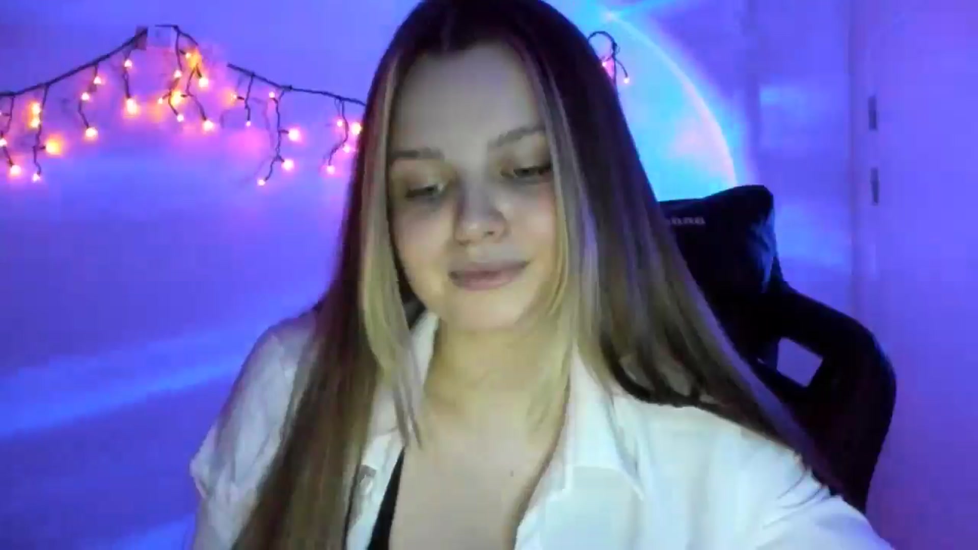 Gallery image thumbnail from Annaneon's myfreecams stream on, 03/21/2026, 18:57 image 4 of 20
