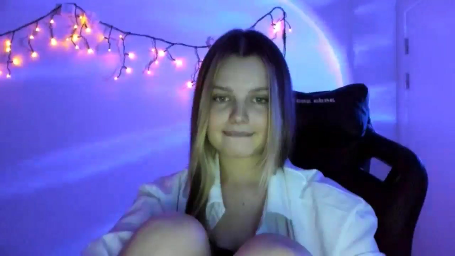 Gallery image thumbnail from Annaneon's myfreecams stream on, 03/21/2026, 18:57 image 8 of 20